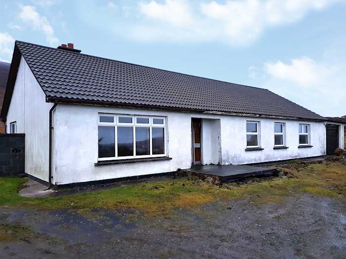 Glassilaun, Bunanioo, Corrane, Achill, Co. Mayo 1/6