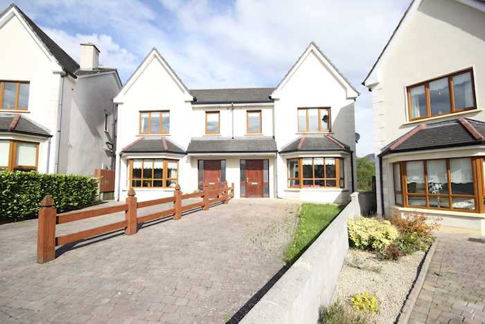 28 Ros Na Hinse, Carrick-on-Shannon, Co. Leitrim, N41 D9K7 1/7