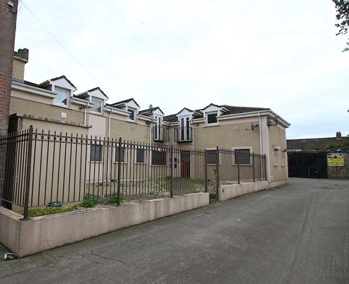 4 Apartments at Sundrive House, Sundrive Road, Crumlin, Dublin 12 1/3